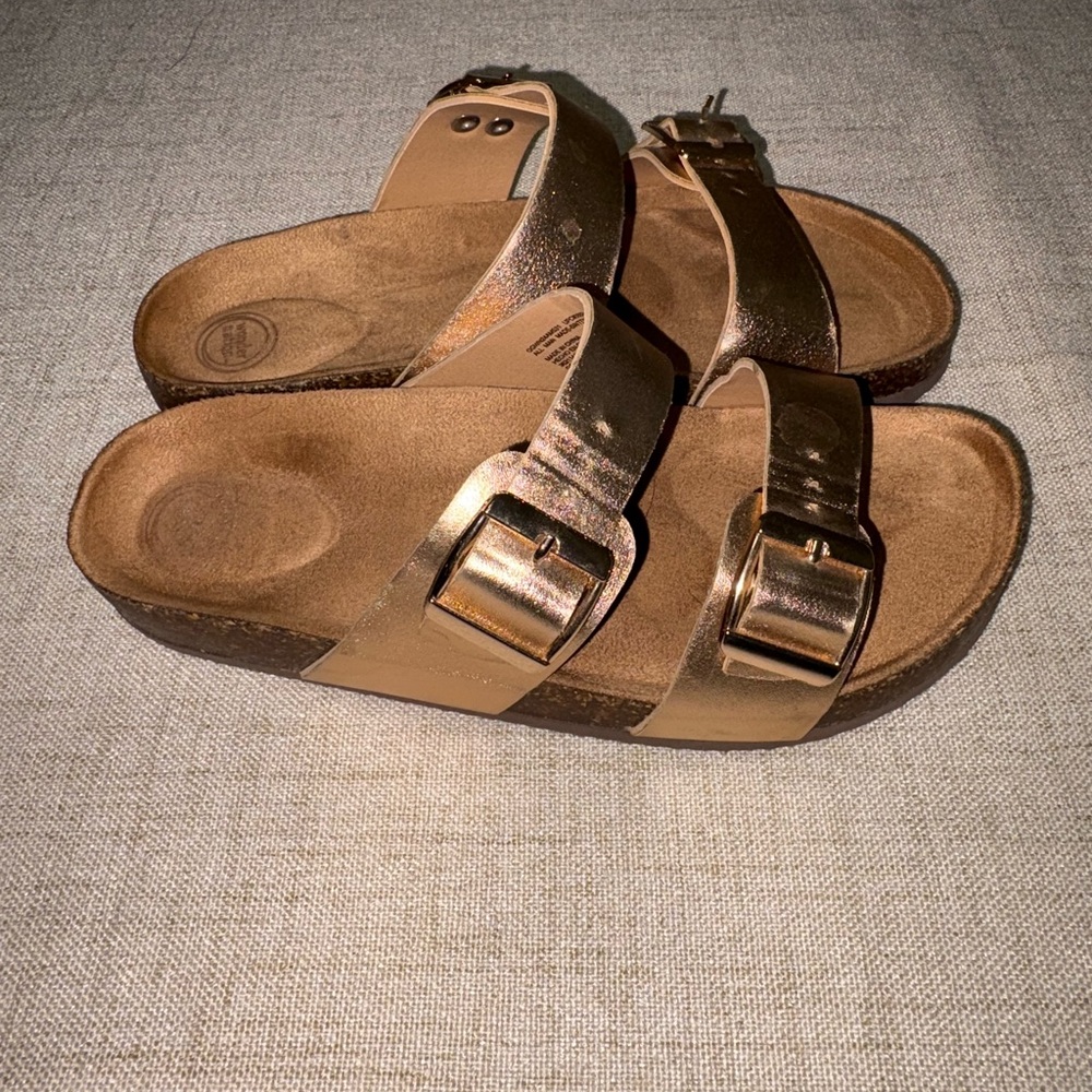 Wonder Nation Kids Metallic Bronze Sandals with Buckles Size 4 - Picture 4 of 6
